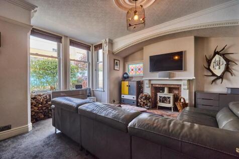 Front Lounge