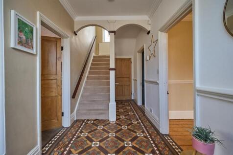 Spacious Entrance Hallway