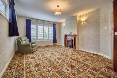 REAR LOUNGE