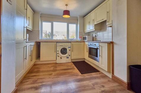 FITTED DINING KITCHEN TO REAR