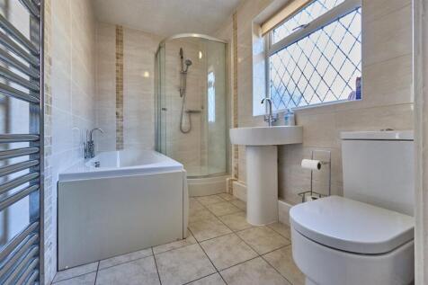 REFITTED BATHROOM TO SIDE