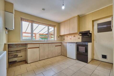 DINING KITCHEN TO REAR