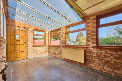 CONSERVATORY TO REAR