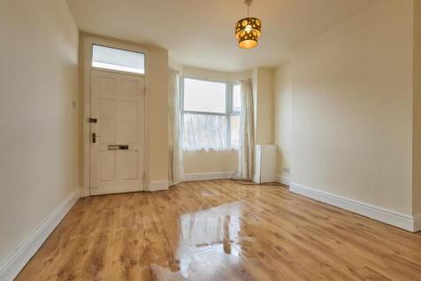 FRONT LOUNGE