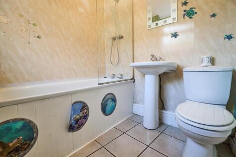 BATHROOM TO REAR