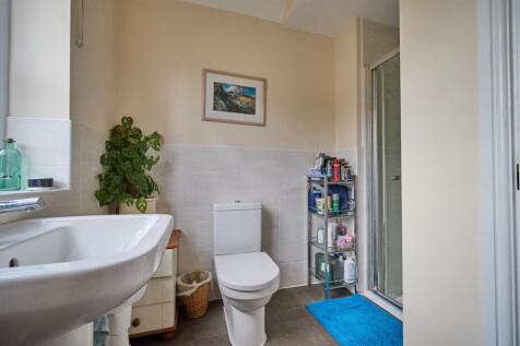 en-suite shower room
