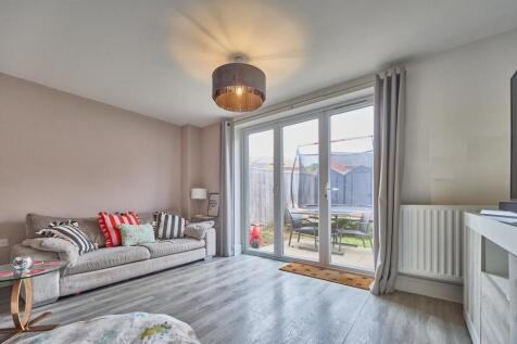 4 Notleyfield Close ES 2.jpg