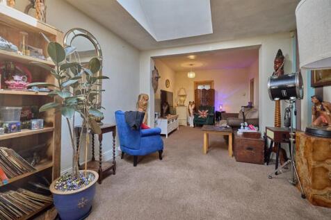 Extended Through Lounge/Dining Room