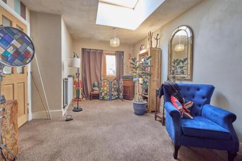 Extended Through Lounge/Dining Room