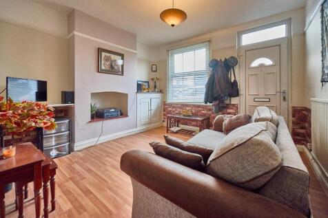 FRONT LOUNGE