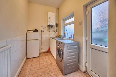 UTILITY ROOM TO REAR
