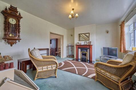 13 Woodstock Close BB 14.jpg