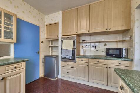 13 Woodstock Close BB 8.jpg