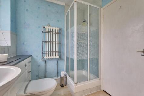 13 Woodstock Close BB 4.jpg