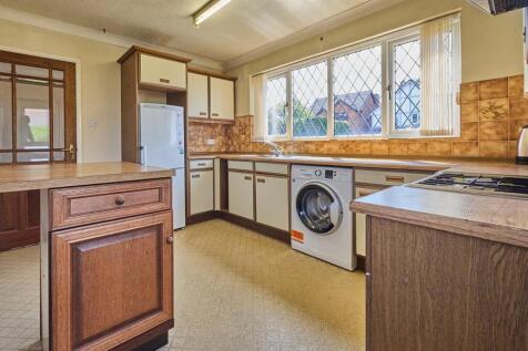 Front Fitted Breakfast Kitchen