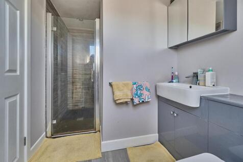 EN-SUTE SHOWER ROOM