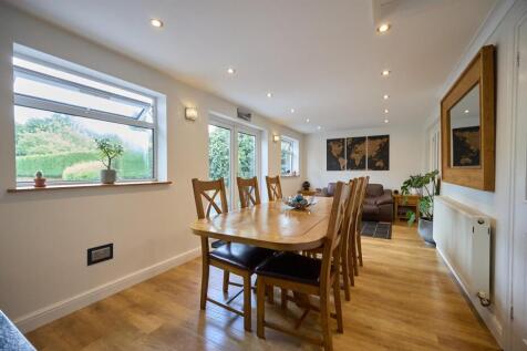 Living/Dining Area