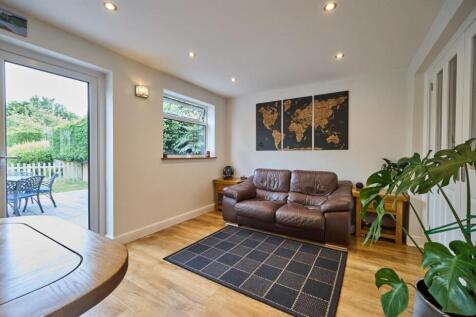 Living/Dining Area