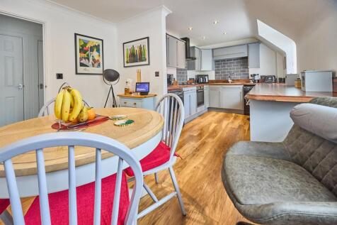 FRONT REFITTED KITCHEN DINING ROOM