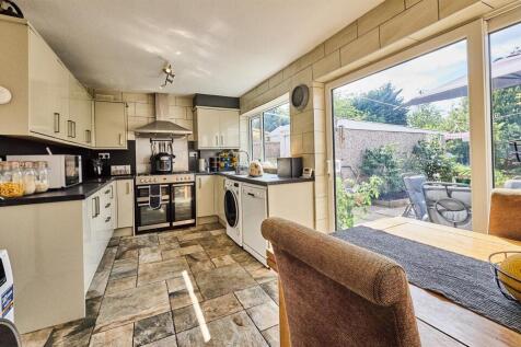 Rear Fitted Dining/Kitchen