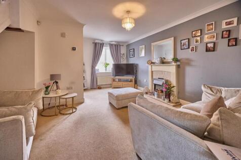 FRONT LOUNGE