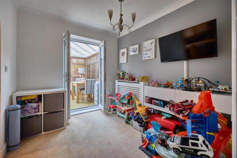 REAR DINING ROOM