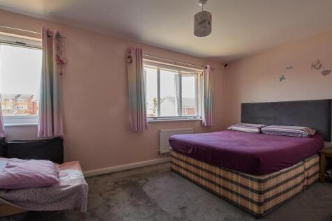 FRONT BEDROOM ONE
