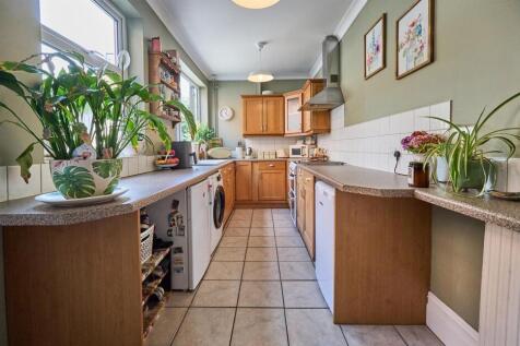 Rear Fitted Kitchen