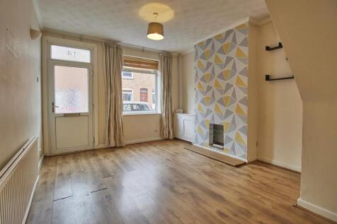 FRONT LOUNGE
