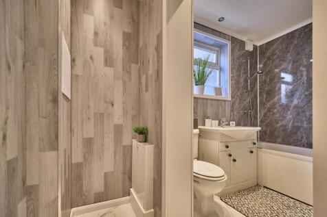 Side Bathroom