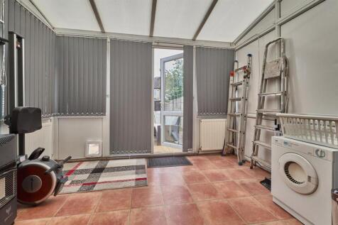 CONSERVATORY TO REAR