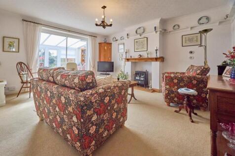 REAR LOUNGE