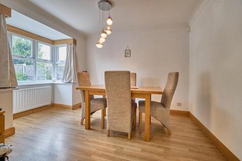 DINING ROOM TO FRONT