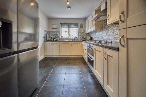Kitchen to front