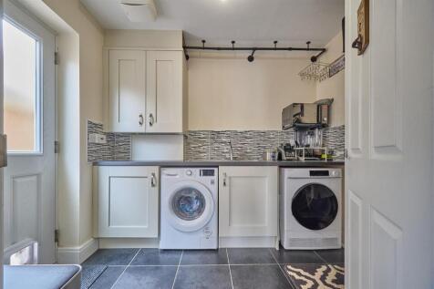 Utility room to side