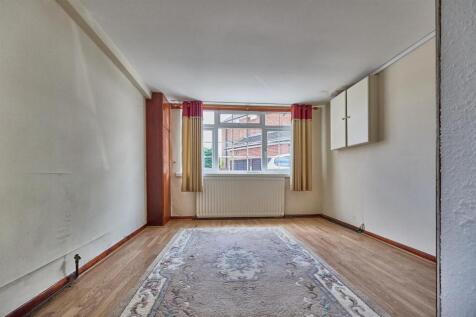 LOUNGE DINING ROOM TO FRONT