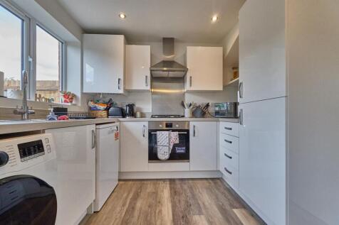 KITCHEN DINER TO REAR
