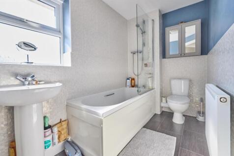 Bathroom to Rear
