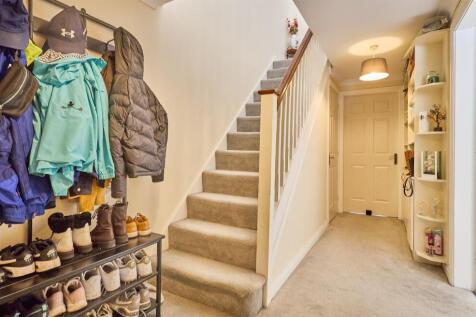 Spacious Entrance Hall