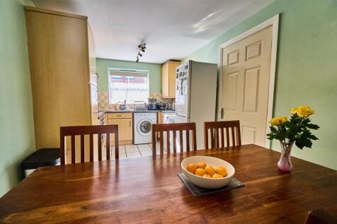 Fitted Dining Kitchen to Front