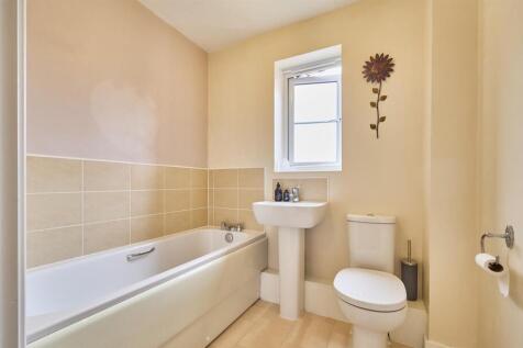 BATHROOM TO REAR