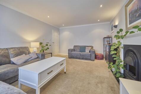 Lounge to Front