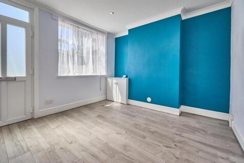 Lounge to Front