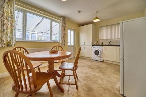 REFITTED KITCHEN DINING ROOM TO REAR