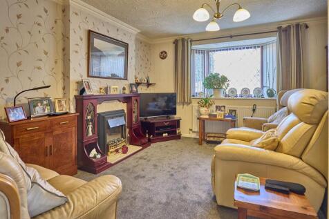 Lounge to Front