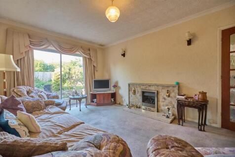 Lounge to Rear