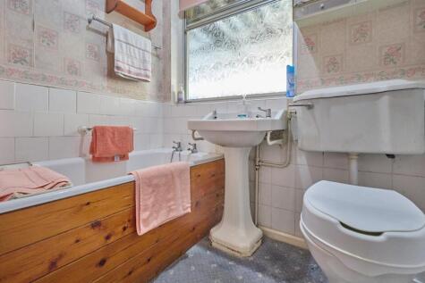 Bathroom to Side