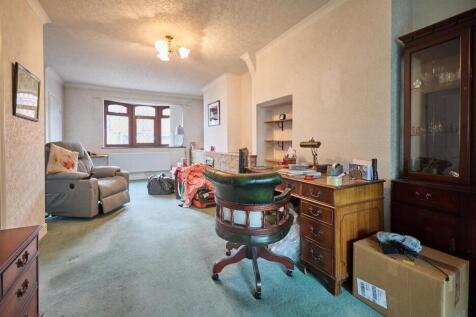 Through Lounge/Dining room