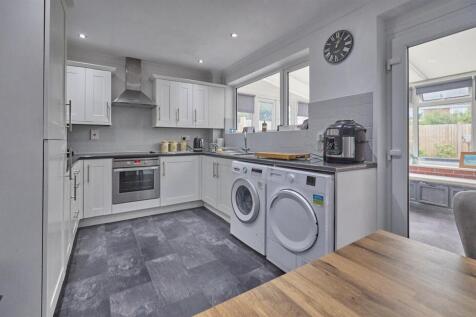 Fitted Dining Kitchen to Rear