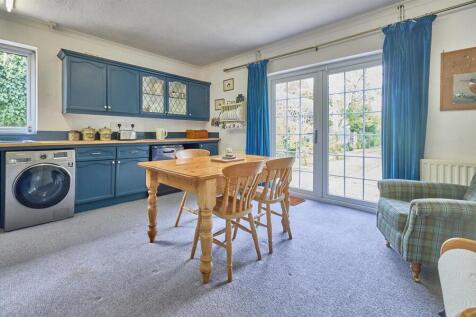 59 Lychgate Lane BB 8.jpg